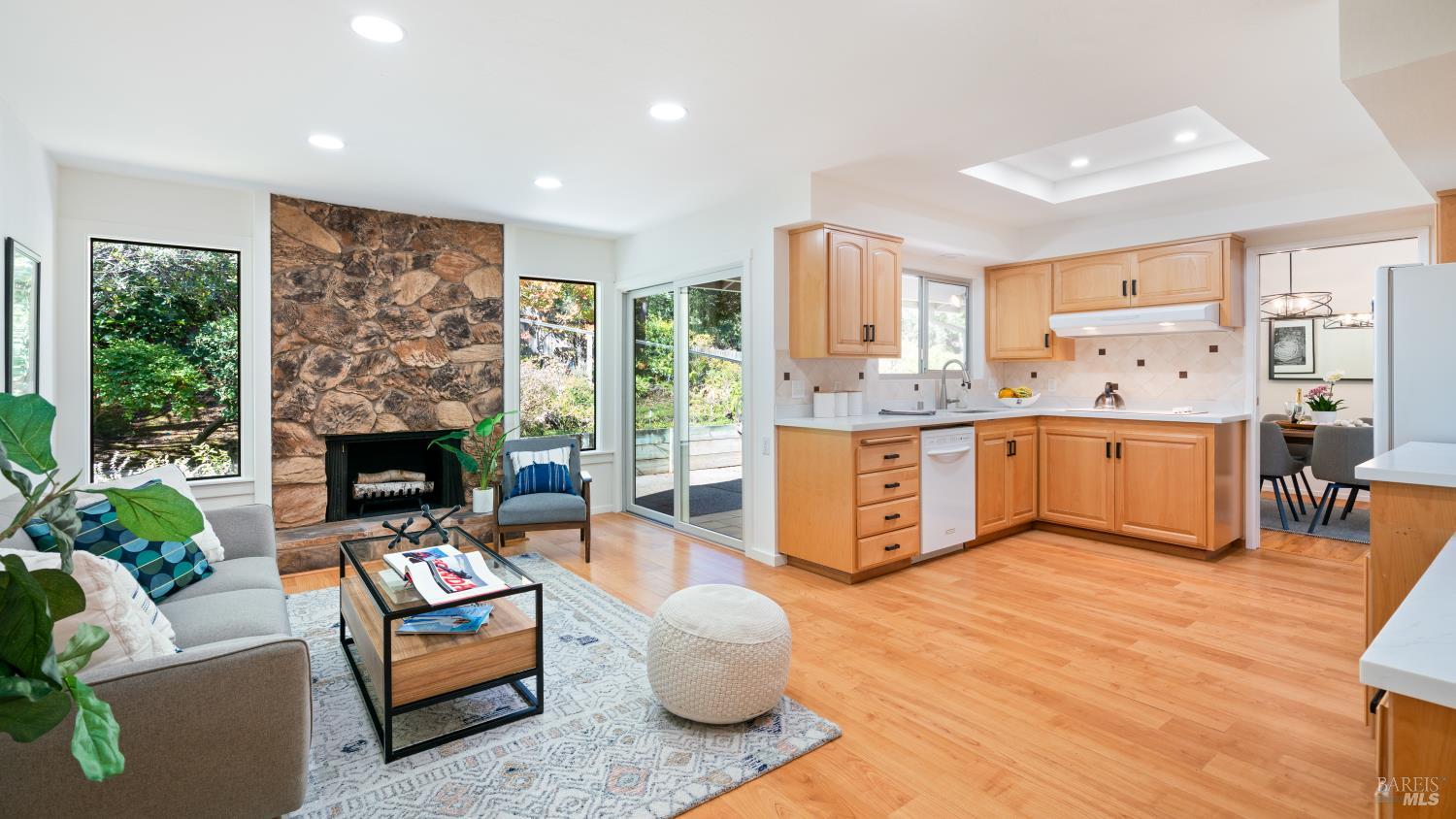 Detail Gallery Image 29 of 40 For 175 Rollingwood Dr, San Rafael,  CA 94901 - 3 Beds | 2 Baths