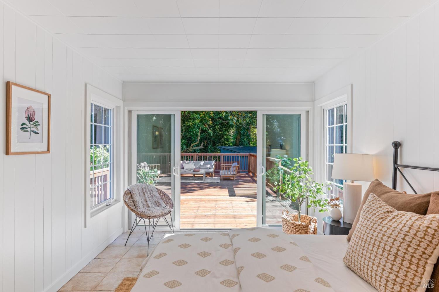 Detail Gallery Image 12 of 22 For 647 Northern Ave, Mill Valley,  CA 94941 - 2 Beds | 1 Baths