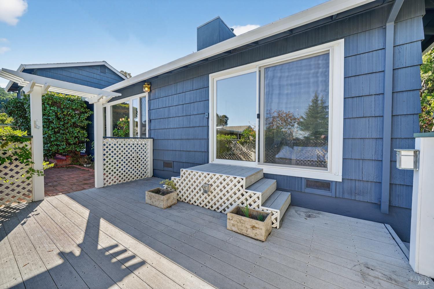 Detail Gallery Image 46 of 60 For 32 Los Robles Dr, San Rafael,  CA 94901 - 4 Beds | 3 Baths