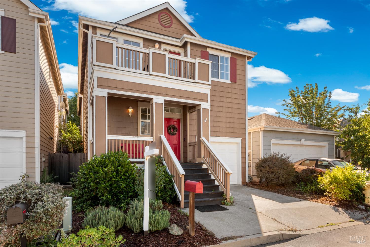 Detail Gallery Image 2 of 23 For 1028 Addison Cir, Petaluma,  CA 94952 - 3 Beds | 2/1 Baths