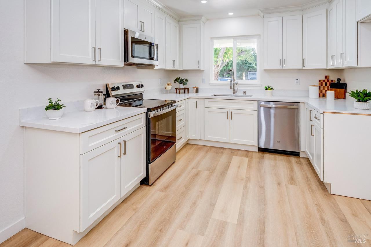 Detail Gallery Image 13 of 40 For 319 N West St, Vacaville,  CA 95688 - 3 Beds | 2 Baths