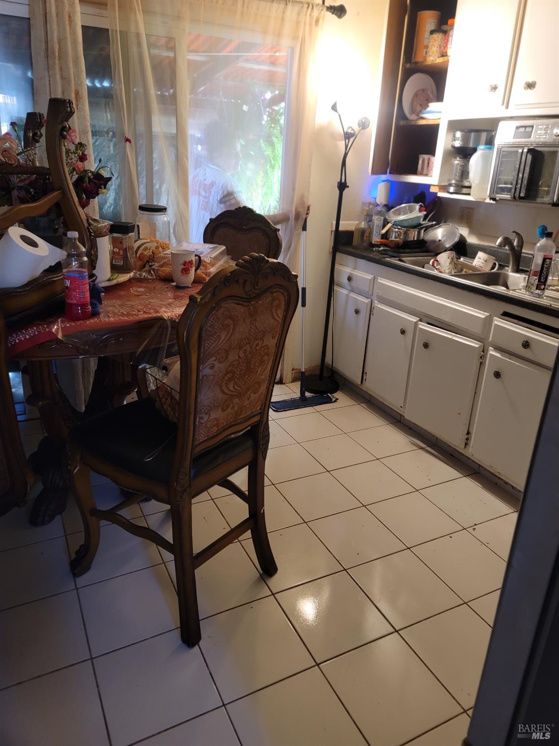 Detail Gallery Image 11 of 33 For 247 Robin Way, Santa Rosa,  CA 95407 - – Beds | – Baths