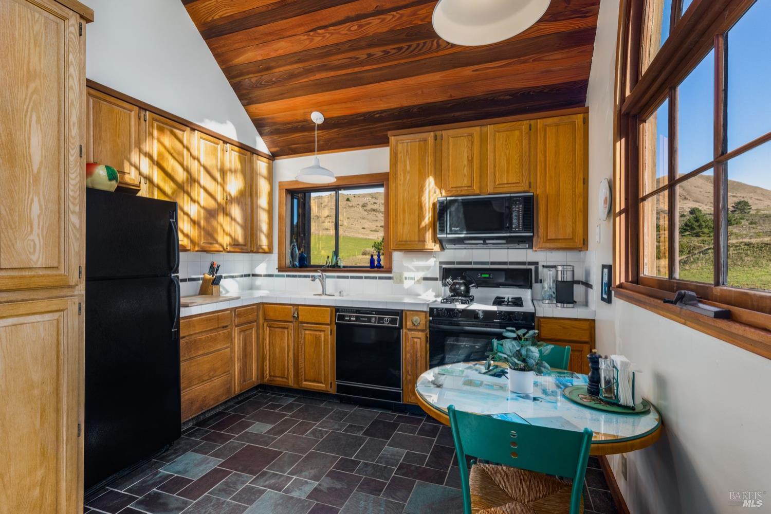 Detail Gallery Image 14 of 41 For 2490 Hwy 1 Unkn, Bodega Bay,  CA 94923 - 3 Beds | 2 Baths