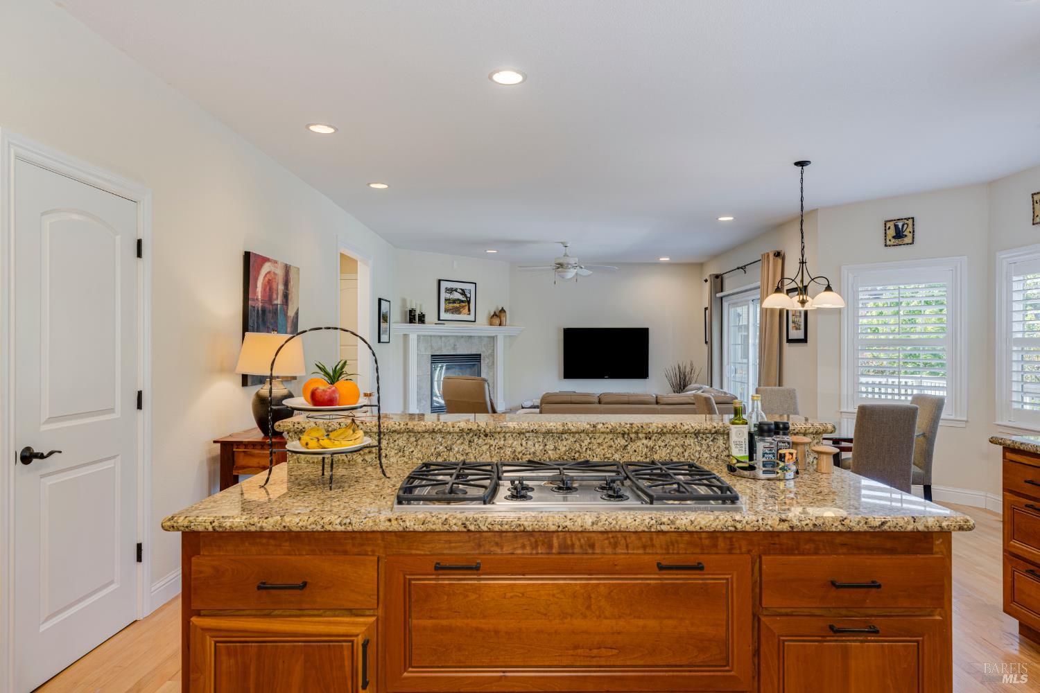 Detail Gallery Image 8 of 72 For 8776 Logan Pl, Cotati,  CA 94931 - 4 Beds | 3 Baths