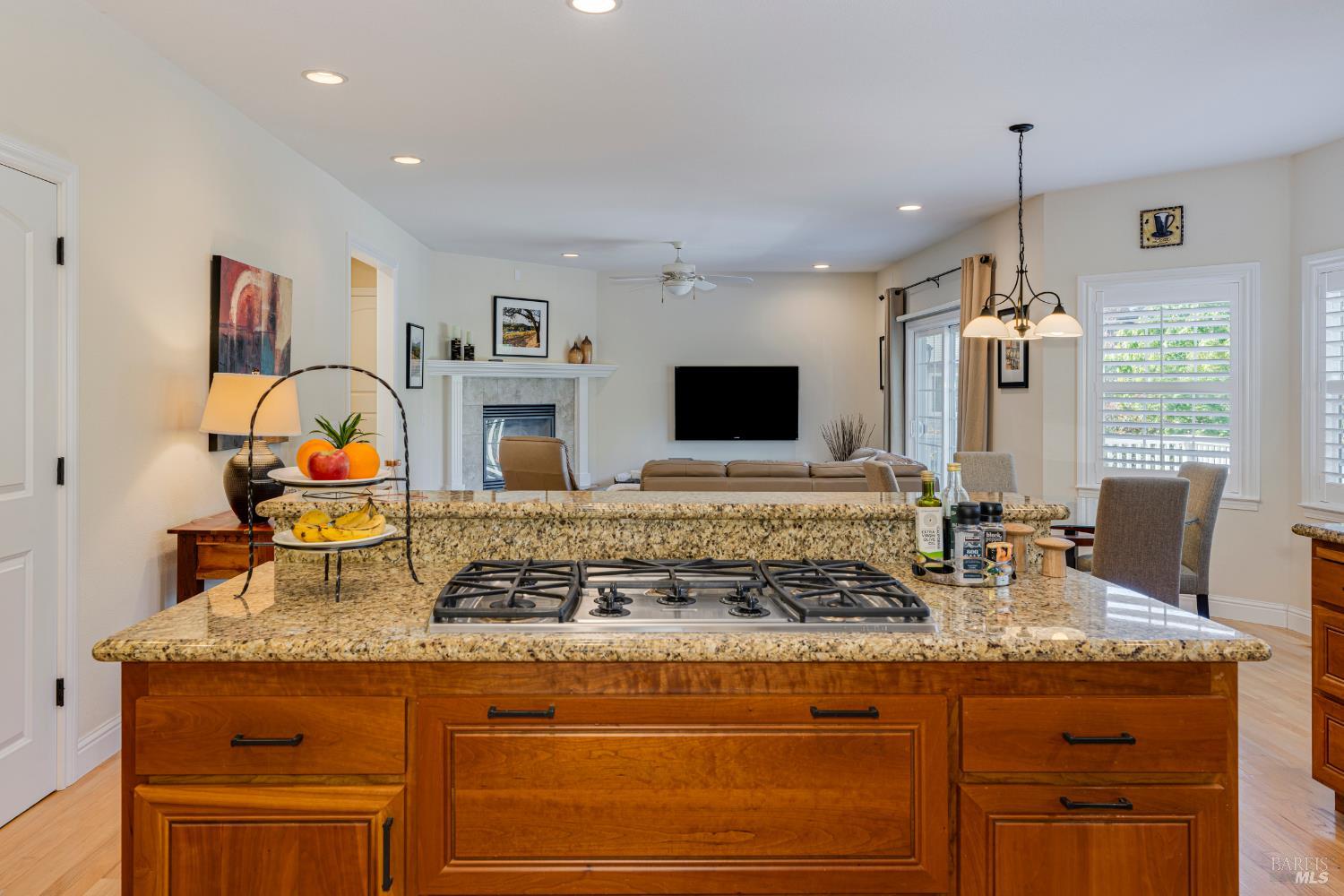 Detail Gallery Image 9 of 72 For 8776 Logan Pl, Cotati,  CA 94931 - 4 Beds | 3 Baths