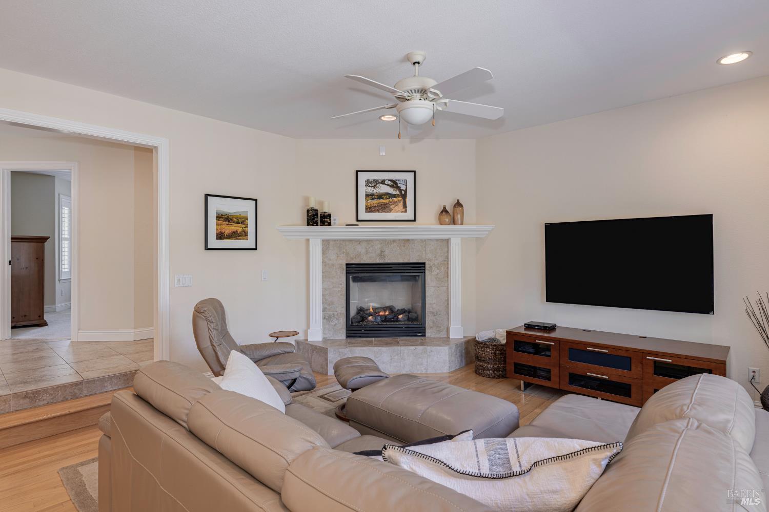 Detail Gallery Image 15 of 72 For 8776 Logan Pl, Cotati,  CA 94931 - 4 Beds | 3 Baths