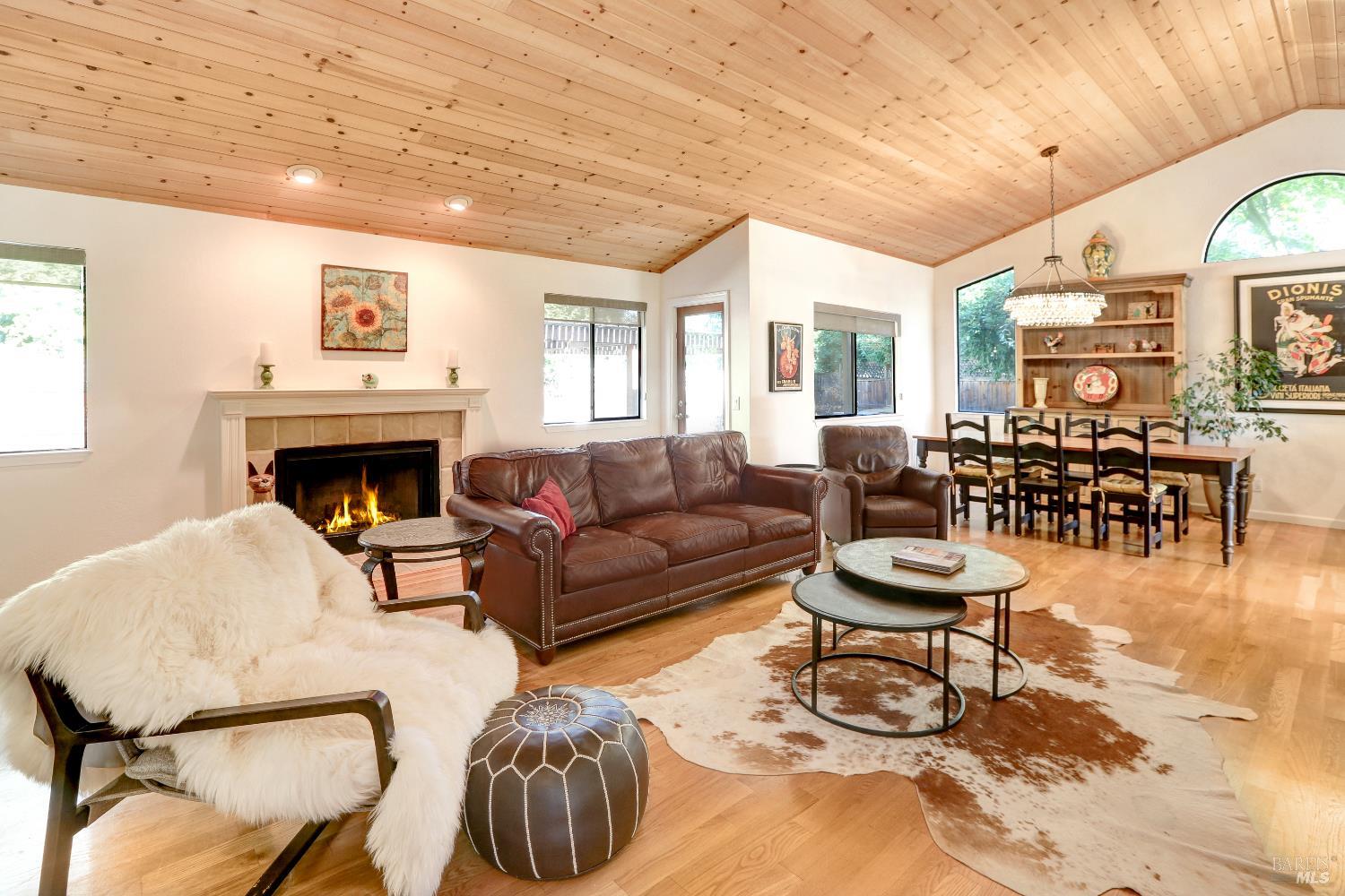 Detail Gallery Image 5 of 45 For 609 Ross Ct, Sonoma,  CA 95476 - 3 Beds | 2/1 Baths