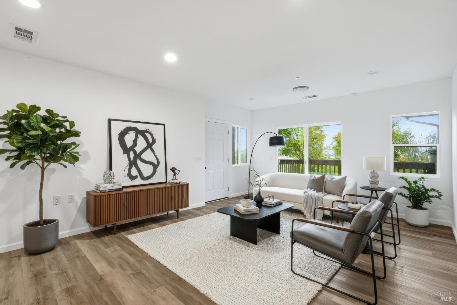 Detail Gallery Image 5 of 35 For 15 Dutton Ct, Sausalito,  CA 94965 - – Beds | – Baths