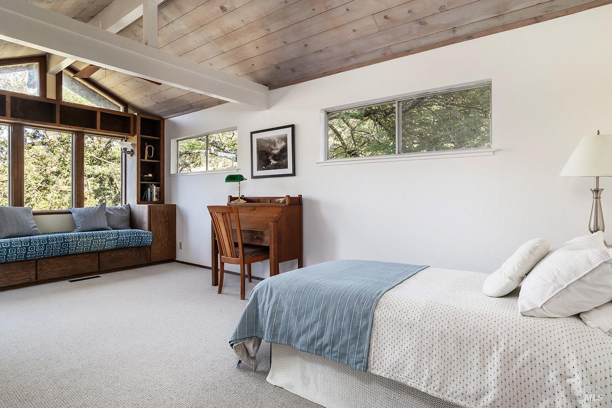 Detail Gallery Image 11 of 29 For 74 Spring Ln, Fairfax,  CA 94930 - 3 Beds | 2 Baths