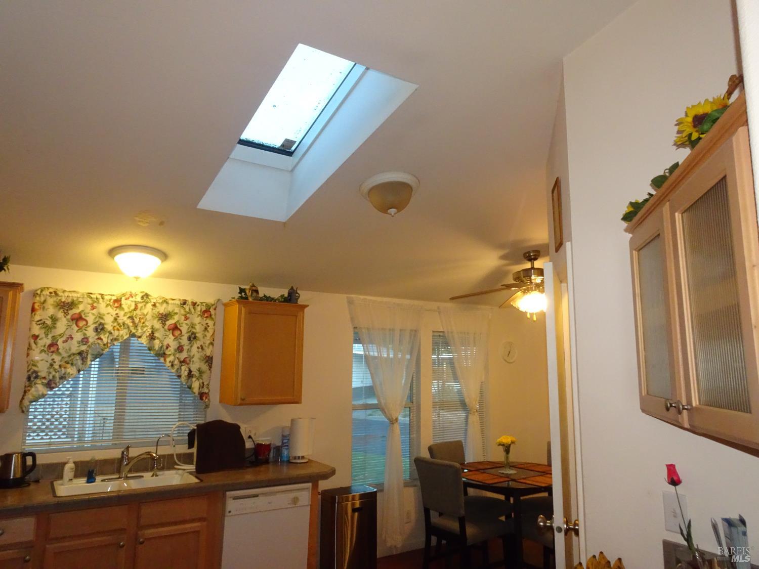 Detail Gallery Image 15 of 57 For 212 Valencia Dr, Fairfield,  CA 94533 - 3 Beds | 2 Baths