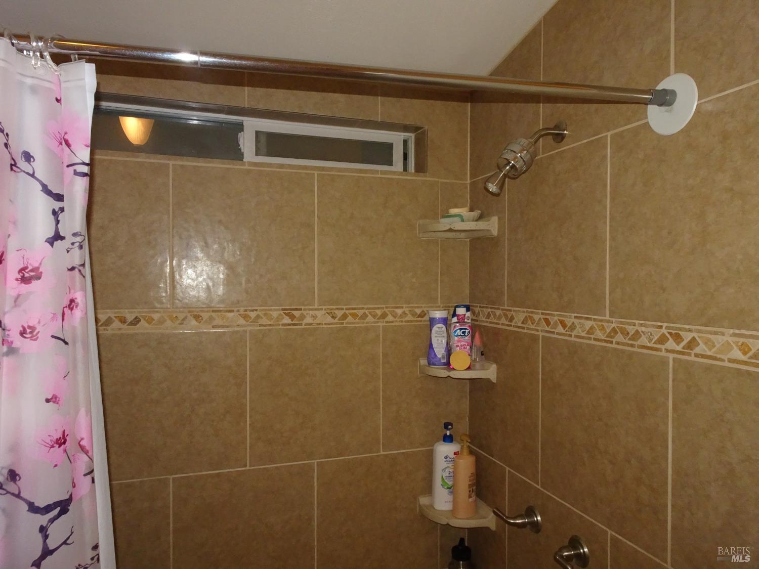 Detail Gallery Image 32 of 57 For 212 Valencia Dr, Fairfield,  CA 94533 - 3 Beds | 2 Baths