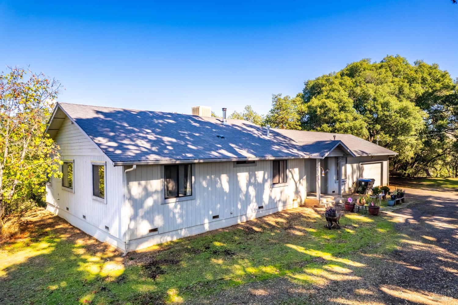 Detail Gallery Image 4 of 70 For 5430 Black Bart Trl, Redwood Valley,  CA 95470 - 3 Beds | 2 Baths