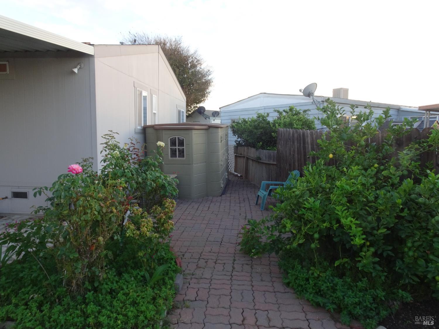 Detail Gallery Image 9 of 57 For 212 Valencia Dr, Fairfield,  CA 94533 - 3 Beds | 2 Baths