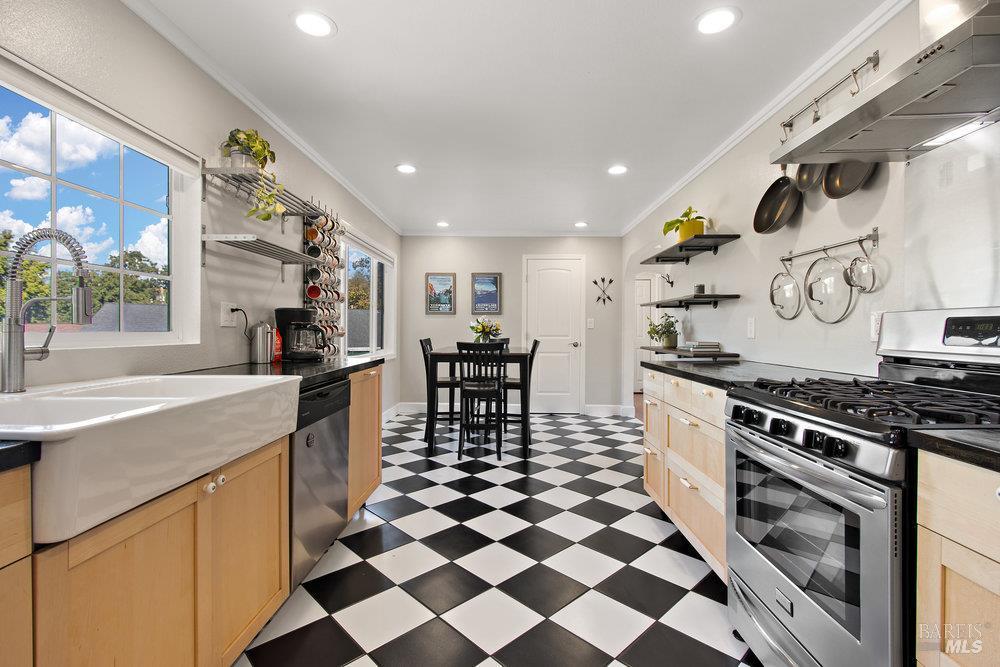 Detail Gallery Image 18 of 43 For 140 El Bonito Way, Benicia,  CA 94510 - 2 Beds | 1 Baths