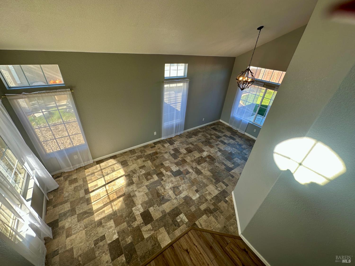 Detail Gallery Image 16 of 38 For 590 Anderson Way, Rio Vista,  CA 94571 - 4 Beds | 2/1 Baths