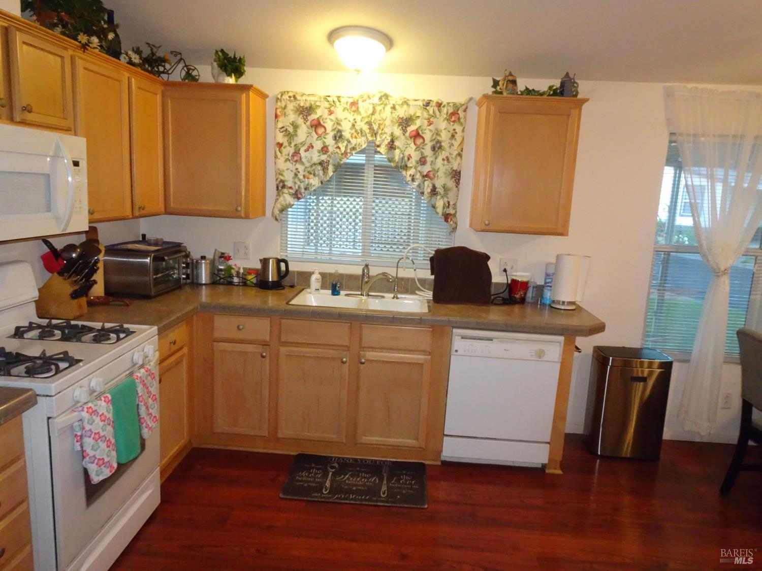 Detail Gallery Image 16 of 57 For 212 Valencia Dr, Fairfield,  CA 94533 - 3 Beds | 2 Baths