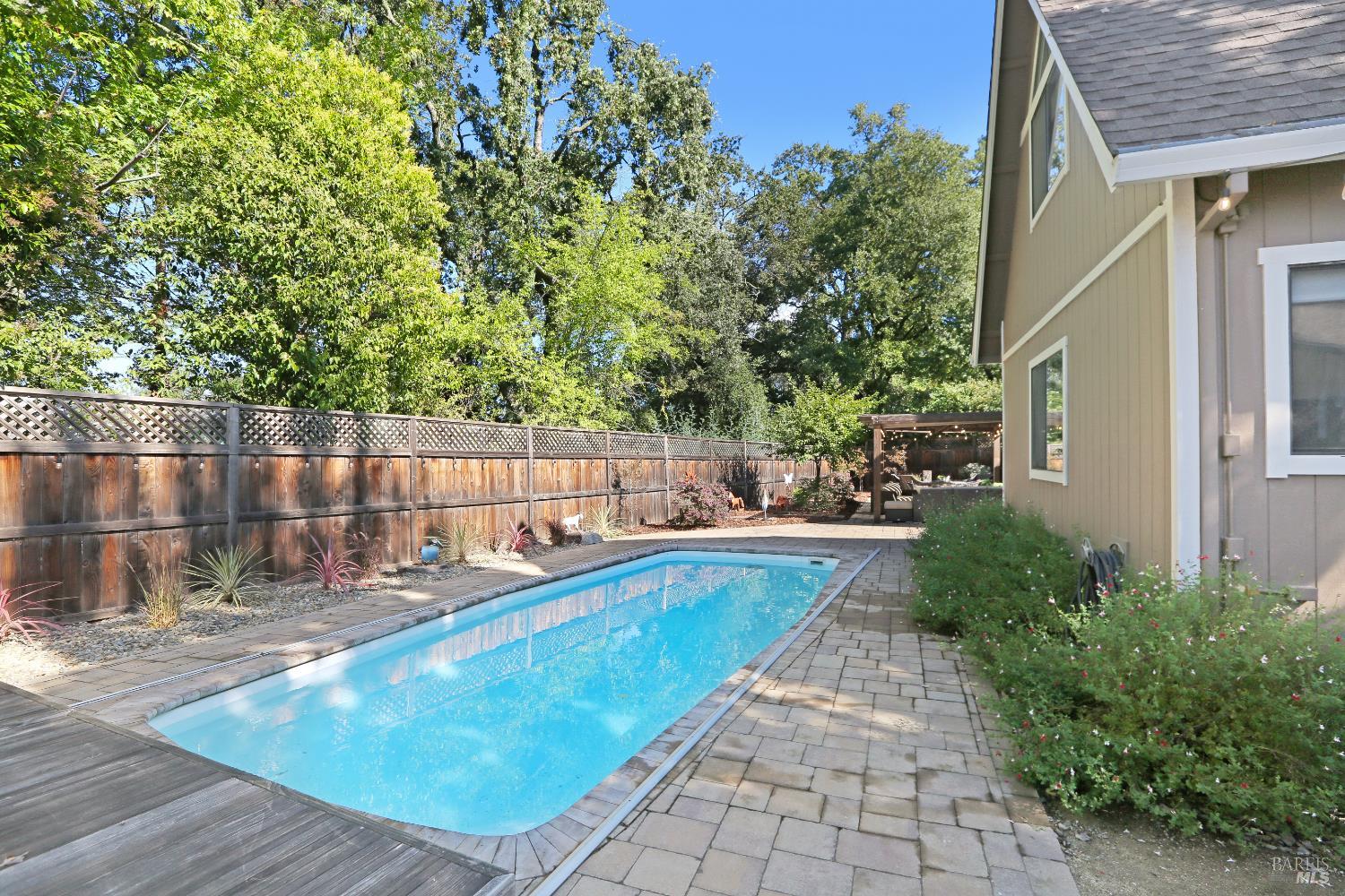 Detail Gallery Image 31 of 45 For 609 Ross Ct, Sonoma,  CA 95476 - 3 Beds | 2/1 Baths