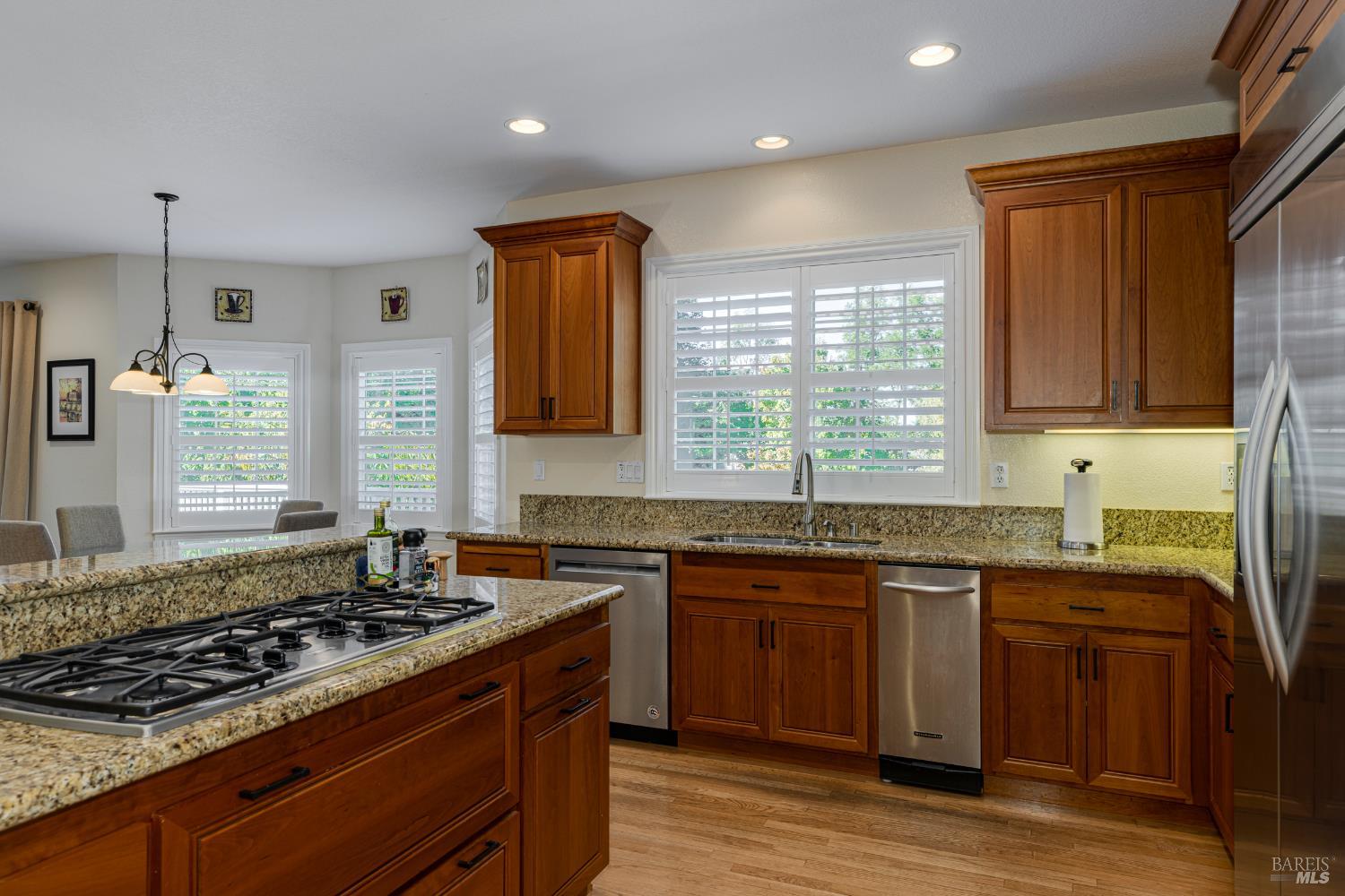 Detail Gallery Image 10 of 72 For 8776 Logan Pl, Cotati,  CA 94931 - 4 Beds | 3 Baths