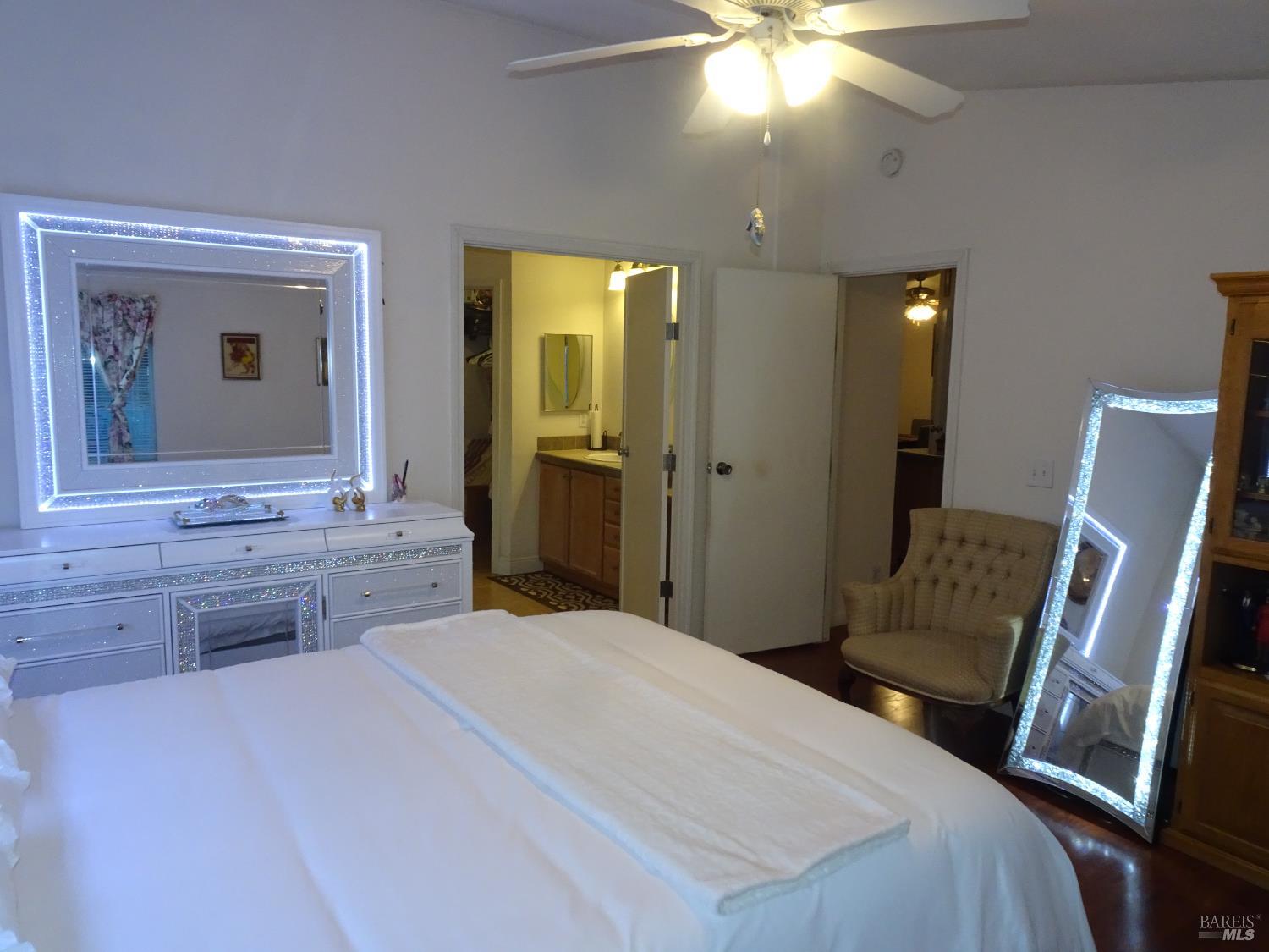 Detail Gallery Image 8 of 57 For 212 Valencia Dr, Fairfield,  CA 94533 - 3 Beds | 2 Baths