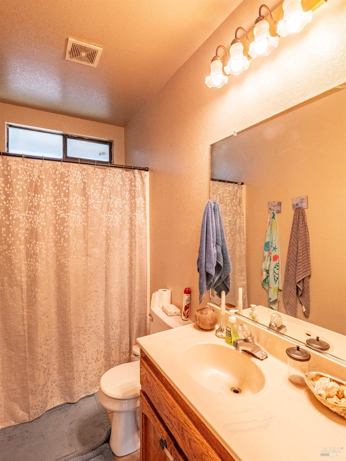 Detail Gallery Image 17 of 70 For 5430 Black Bart Trl, Redwood Valley,  CA 95470 - 3 Beds | 2 Baths