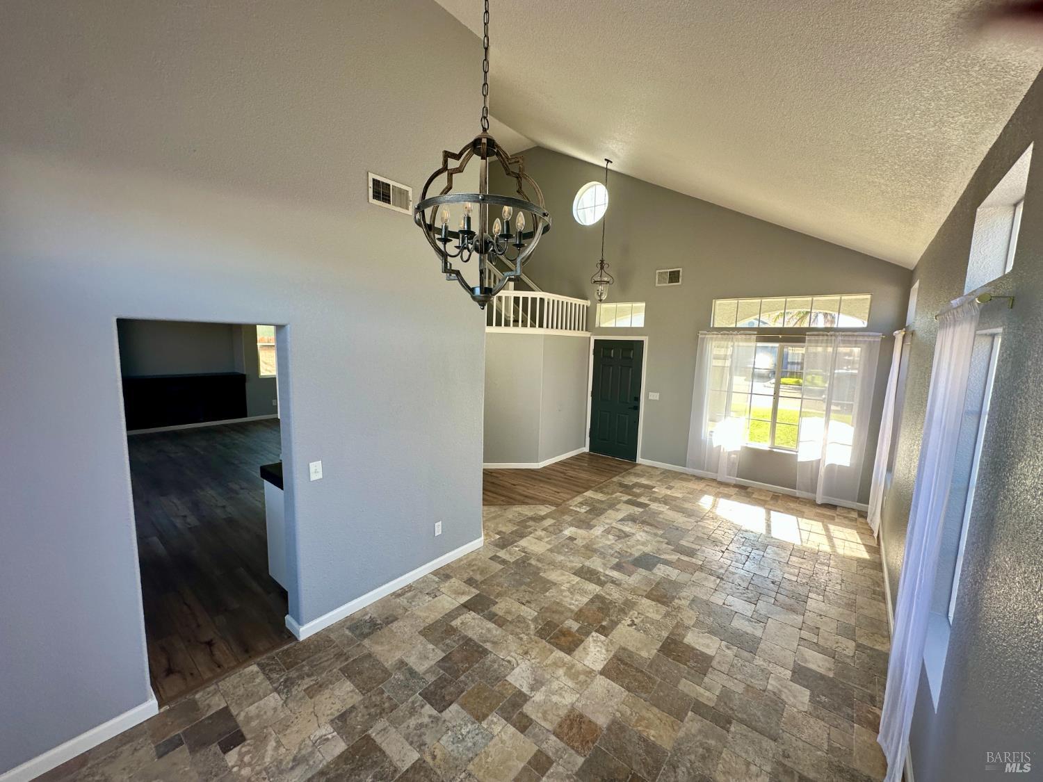 Detail Gallery Image 4 of 38 For 590 Anderson Way, Rio Vista,  CA 94571 - 4 Beds | 2/1 Baths