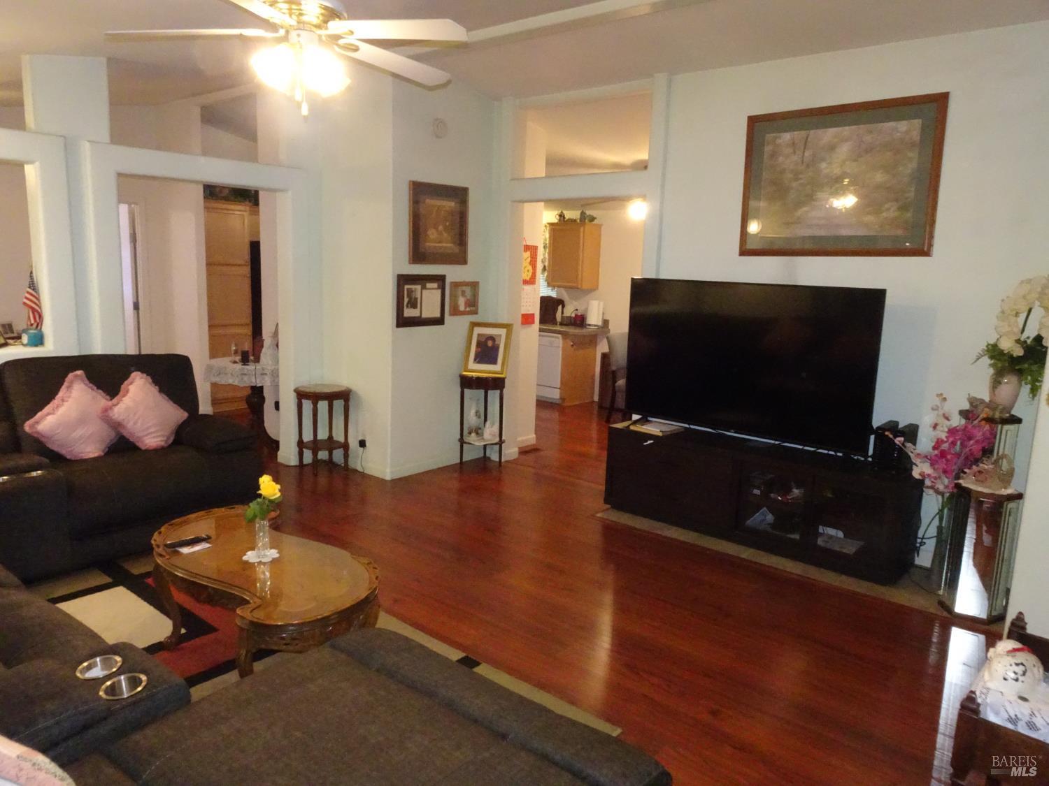 Detail Gallery Image 2 of 57 For 212 Valencia Dr, Fairfield,  CA 94533 - 3 Beds | 2 Baths