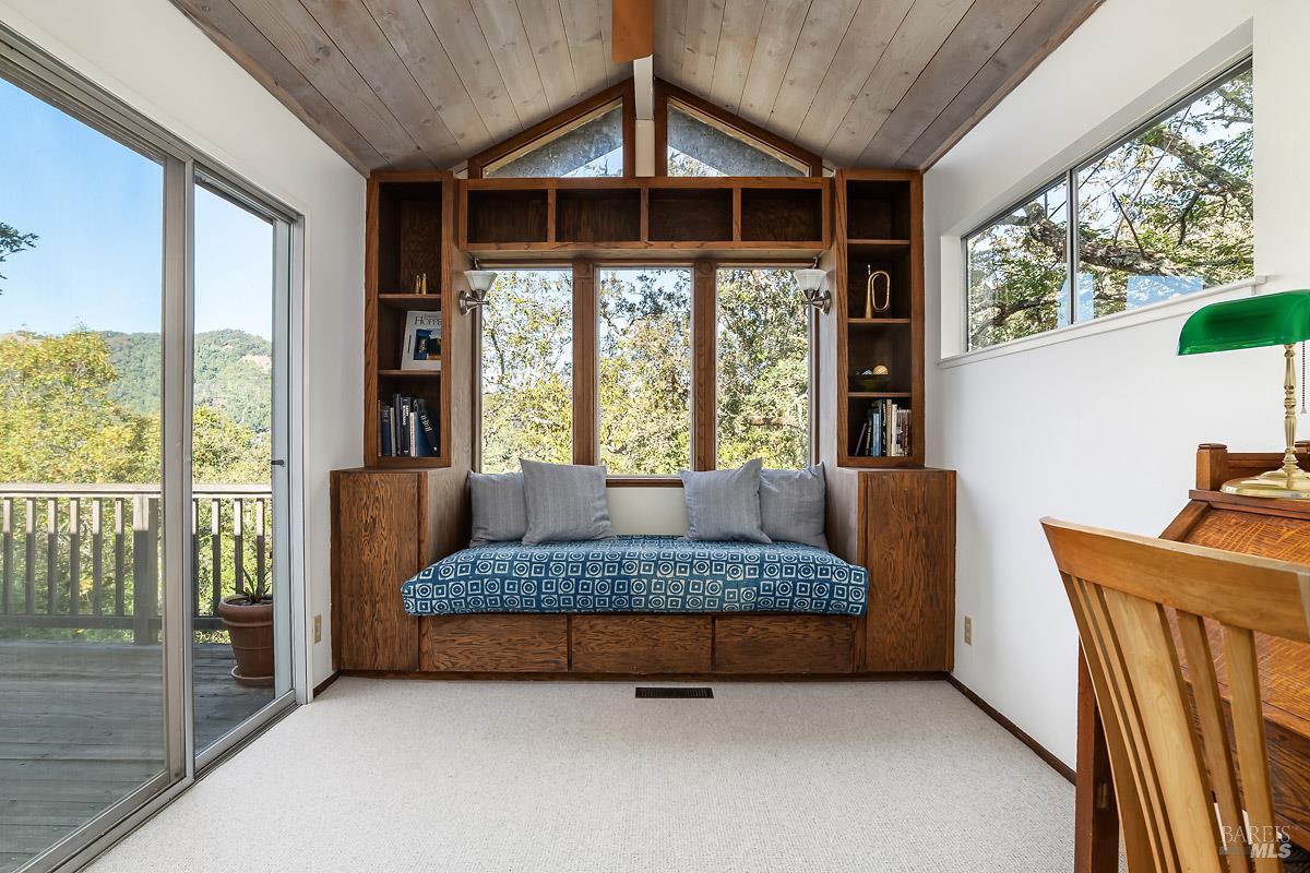 Detail Gallery Image 12 of 29 For 74 Spring Ln, Fairfax,  CA 94930 - 3 Beds | 2 Baths