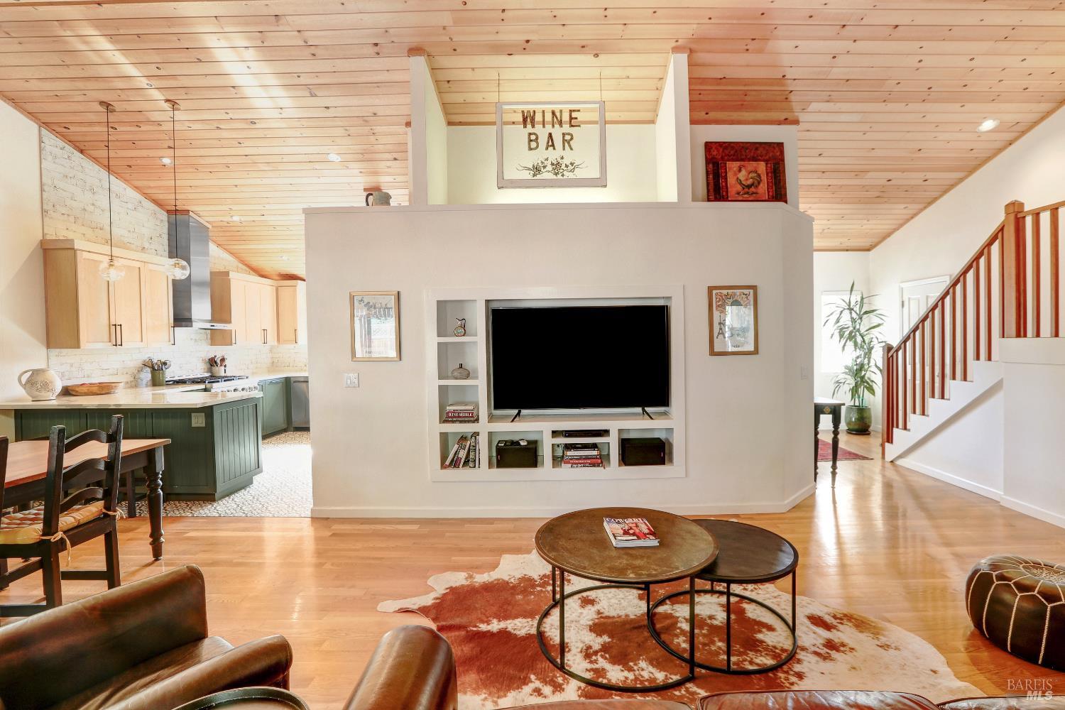 Detail Gallery Image 8 of 45 For 609 Ross Ct, Sonoma,  CA 95476 - 3 Beds | 2/1 Baths