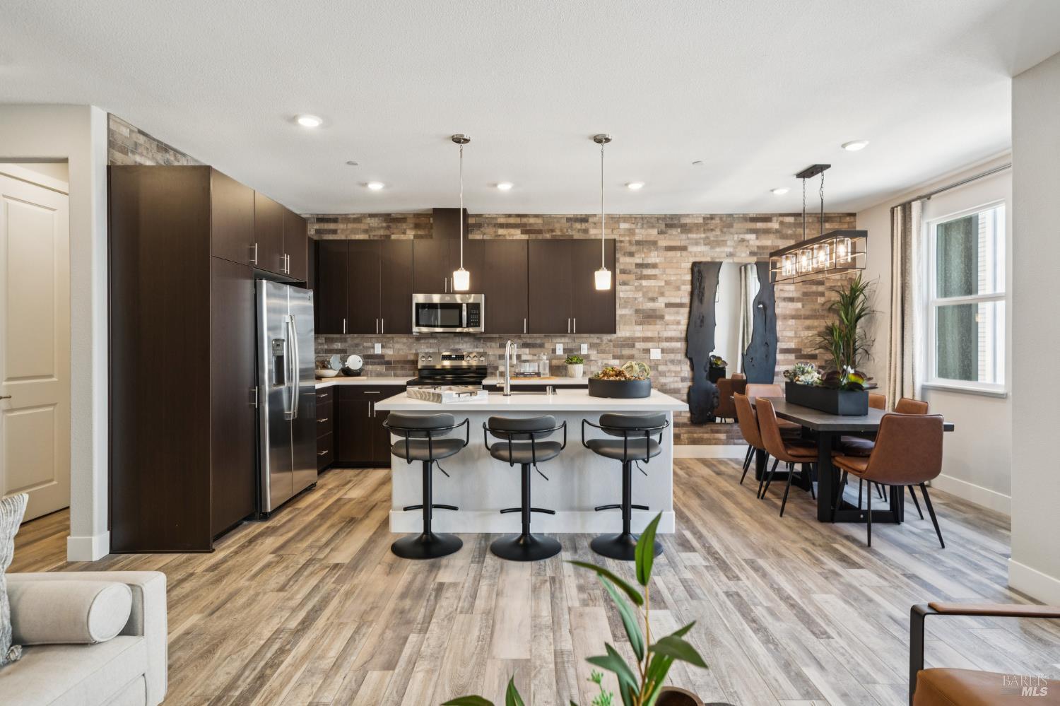 Detail Gallery Image 8 of 19 For 105 Brutus Cmn, Livermore,  CA 94551 - 2 Beds | 2/1 Baths