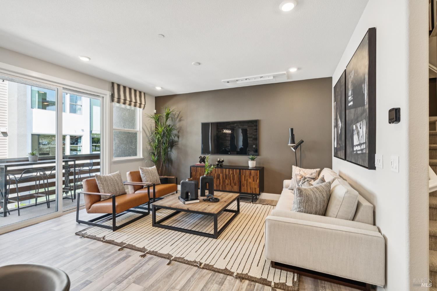 Detail Gallery Image 5 of 19 For 105 Brutus Cmn, Livermore,  CA 94551 - 2 Beds | 2/1 Baths