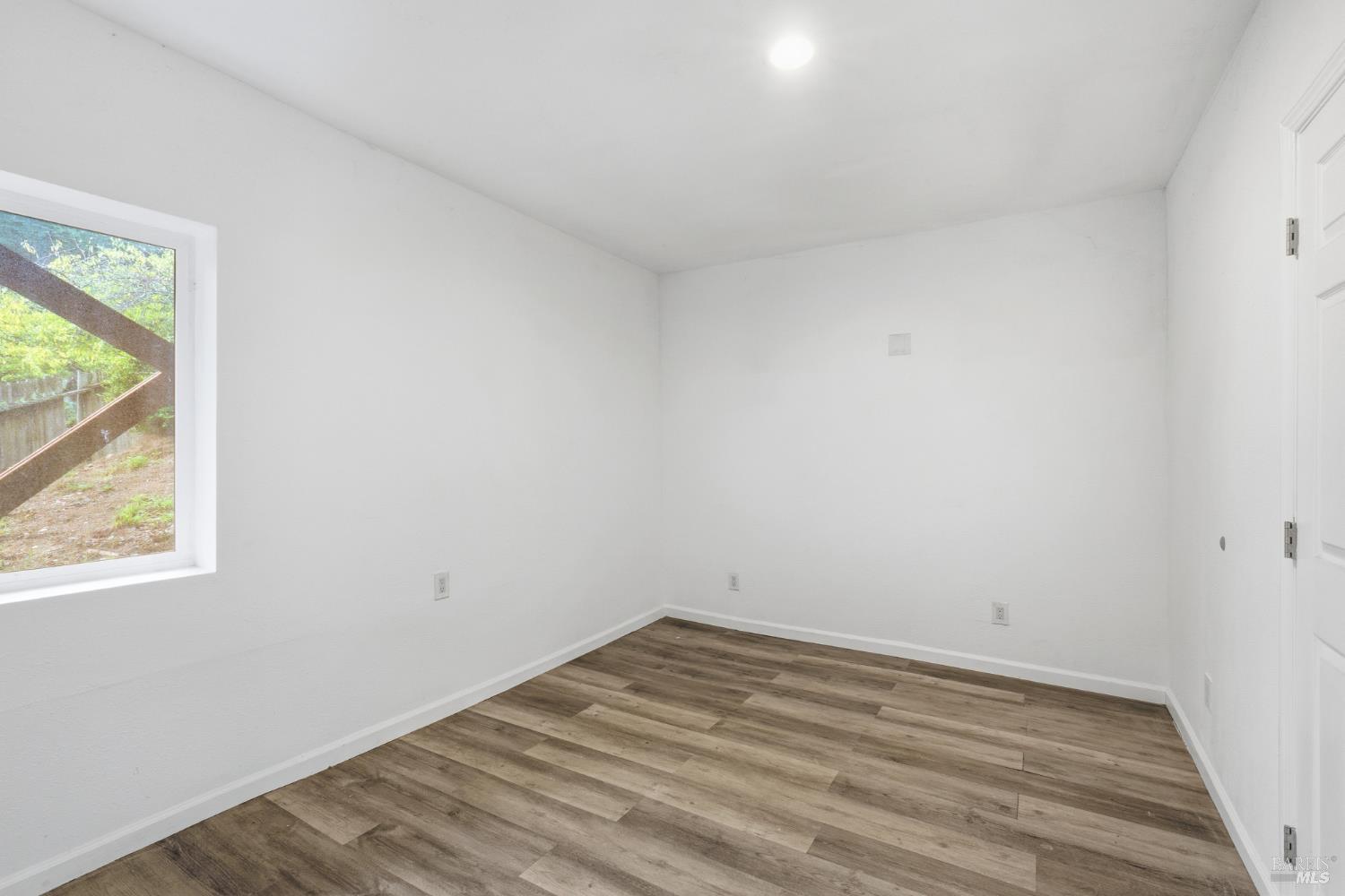 Detail Gallery Image 16 of 35 For 15 Dutton Ct, Sausalito,  CA 94965 - – Beds | – Baths