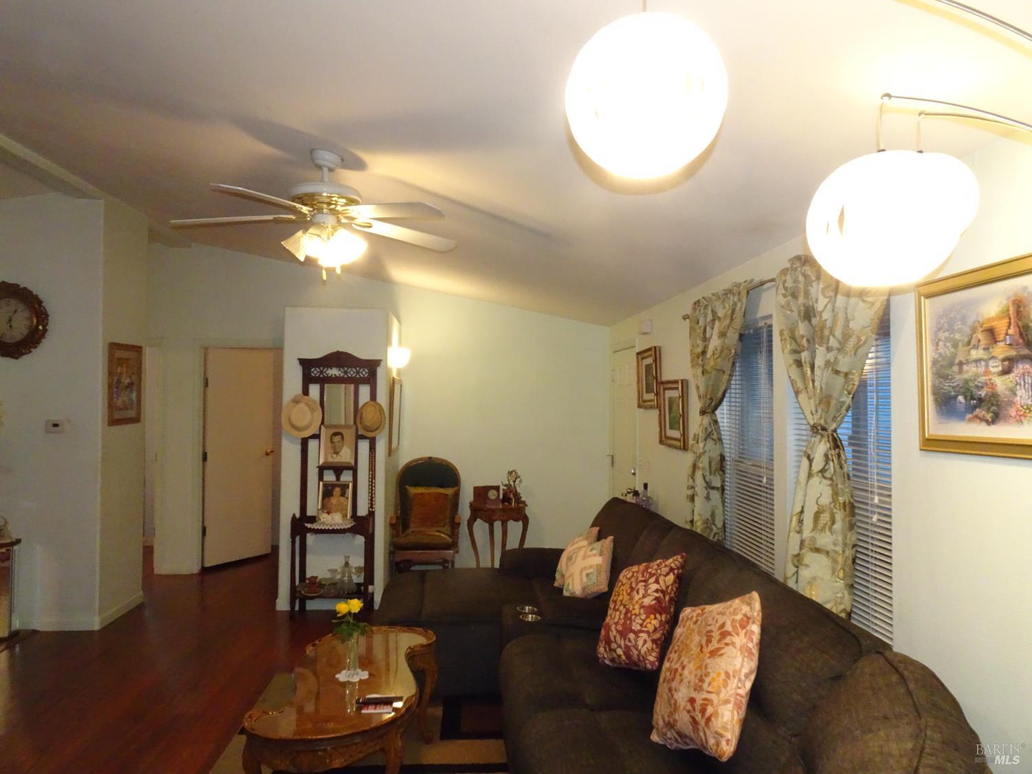 Detail Gallery Image 13 of 57 For 212 Valencia Dr, Fairfield,  CA 94533 - 3 Beds | 2 Baths