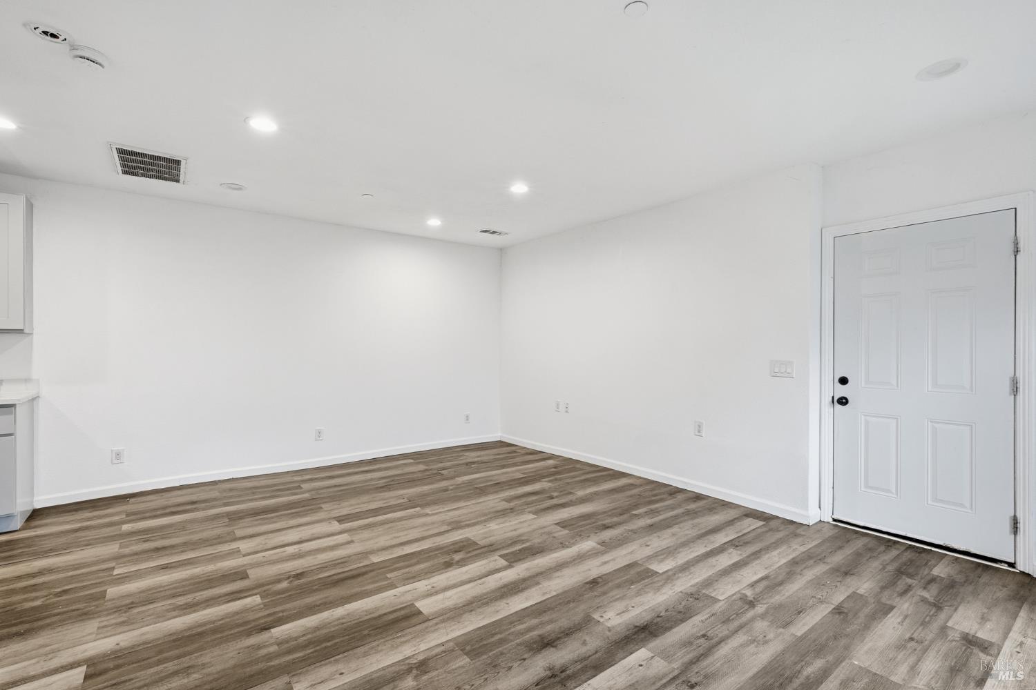 Detail Gallery Image 20 of 35 For 15 Dutton Ct, Sausalito,  CA 94965 - – Beds | – Baths