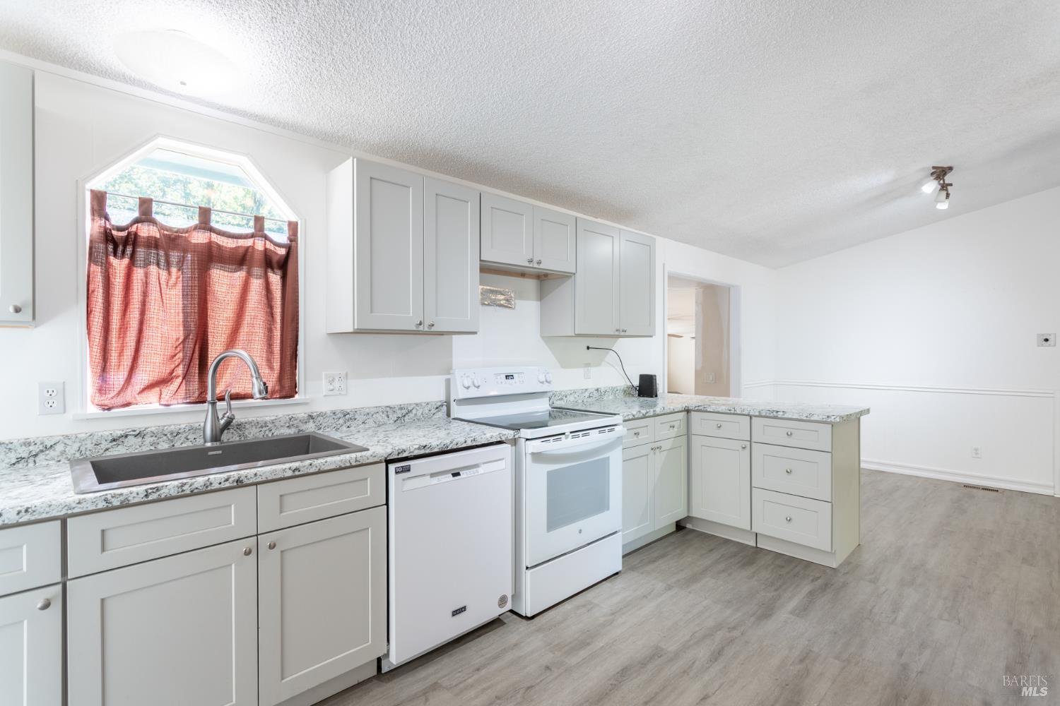 Detail Gallery Image 2 of 28 For 29282 Laurel Tree Ln, Shingletown,  CA 96088 - 3 Beds | 2 Baths