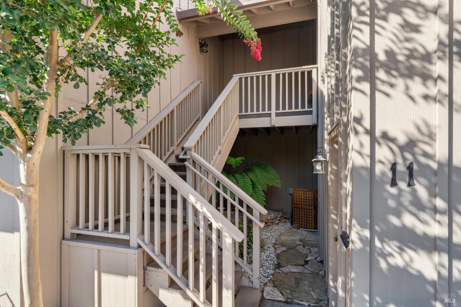Detail Gallery Image 3 of 40 For 11 Chapparal Ct, Novato,  CA 94949 - 4 Beds | 2/1 Baths
