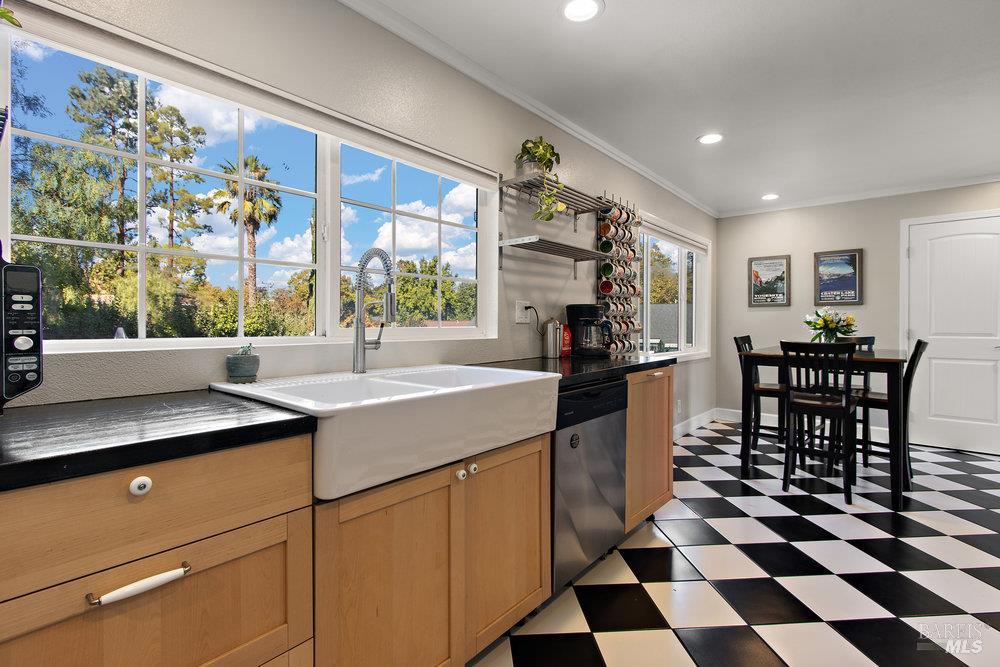 Detail Gallery Image 17 of 43 For 140 El Bonito Way, Benicia,  CA 94510 - 2 Beds | 1 Baths