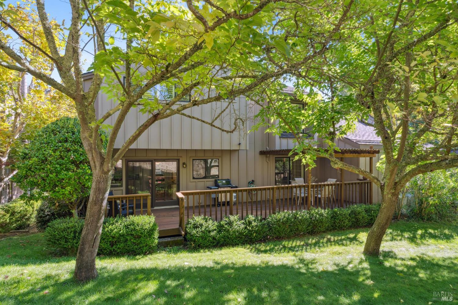 Detail Gallery Image 33 of 40 For 11 Chapparal Ct, Novato,  CA 94949 - 4 Beds | 2/1 Baths