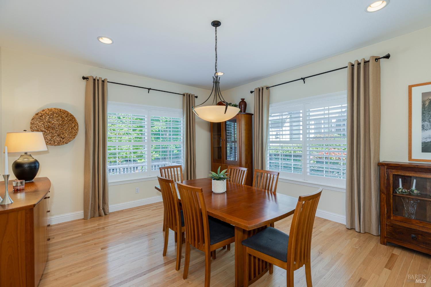 Detail Gallery Image 6 of 72 For 8776 Logan Pl, Cotati,  CA 94931 - 4 Beds | 3 Baths