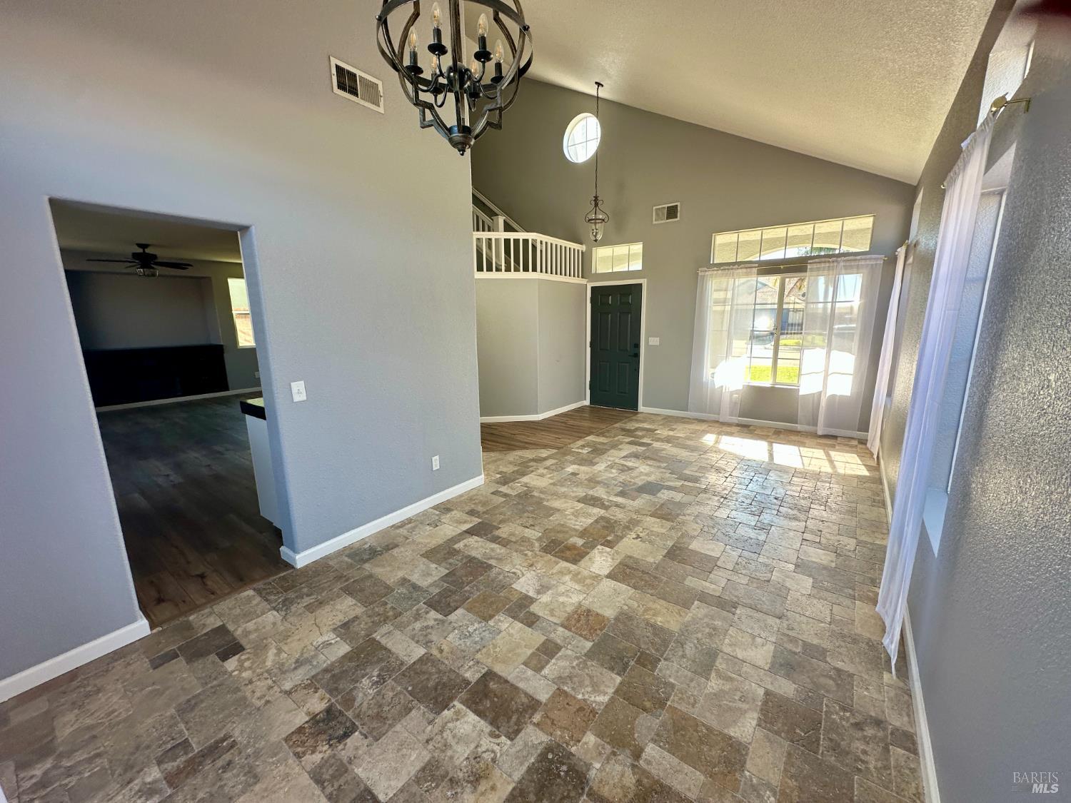 Detail Gallery Image 3 of 38 For 590 Anderson Way, Rio Vista,  CA 94571 - 4 Beds | 2/1 Baths