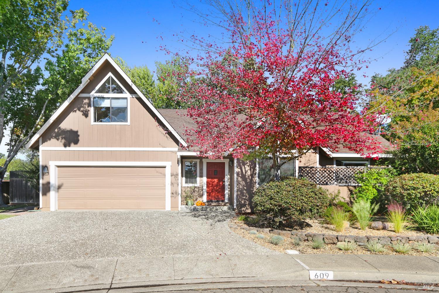 Detail Gallery Image 2 of 45 For 609 Ross Ct, Sonoma,  CA 95476 - 3 Beds | 2/1 Baths