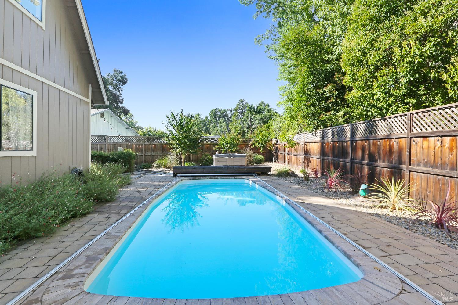 Detail Gallery Image 32 of 45 For 609 Ross Ct, Sonoma,  CA 95476 - 3 Beds | 2/1 Baths