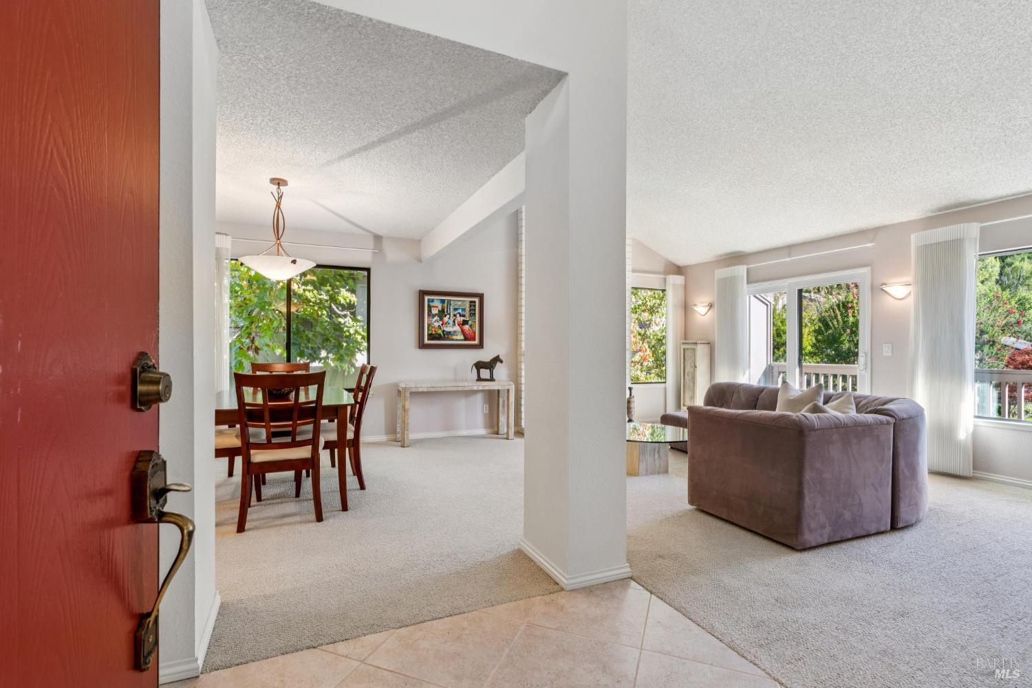 Detail Gallery Image 4 of 40 For 11 Chapparal Ct, Novato,  CA 94949 - 4 Beds | 2/1 Baths