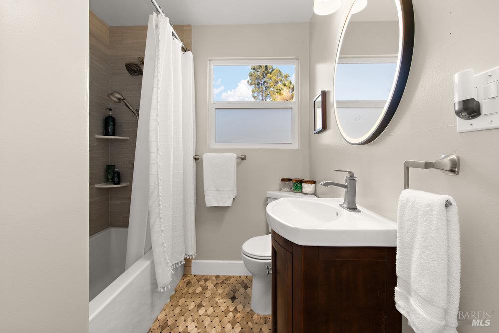 Detail Gallery Image 24 of 43 For 140 El Bonito Way, Benicia,  CA 94510 - 2 Beds | 1 Baths