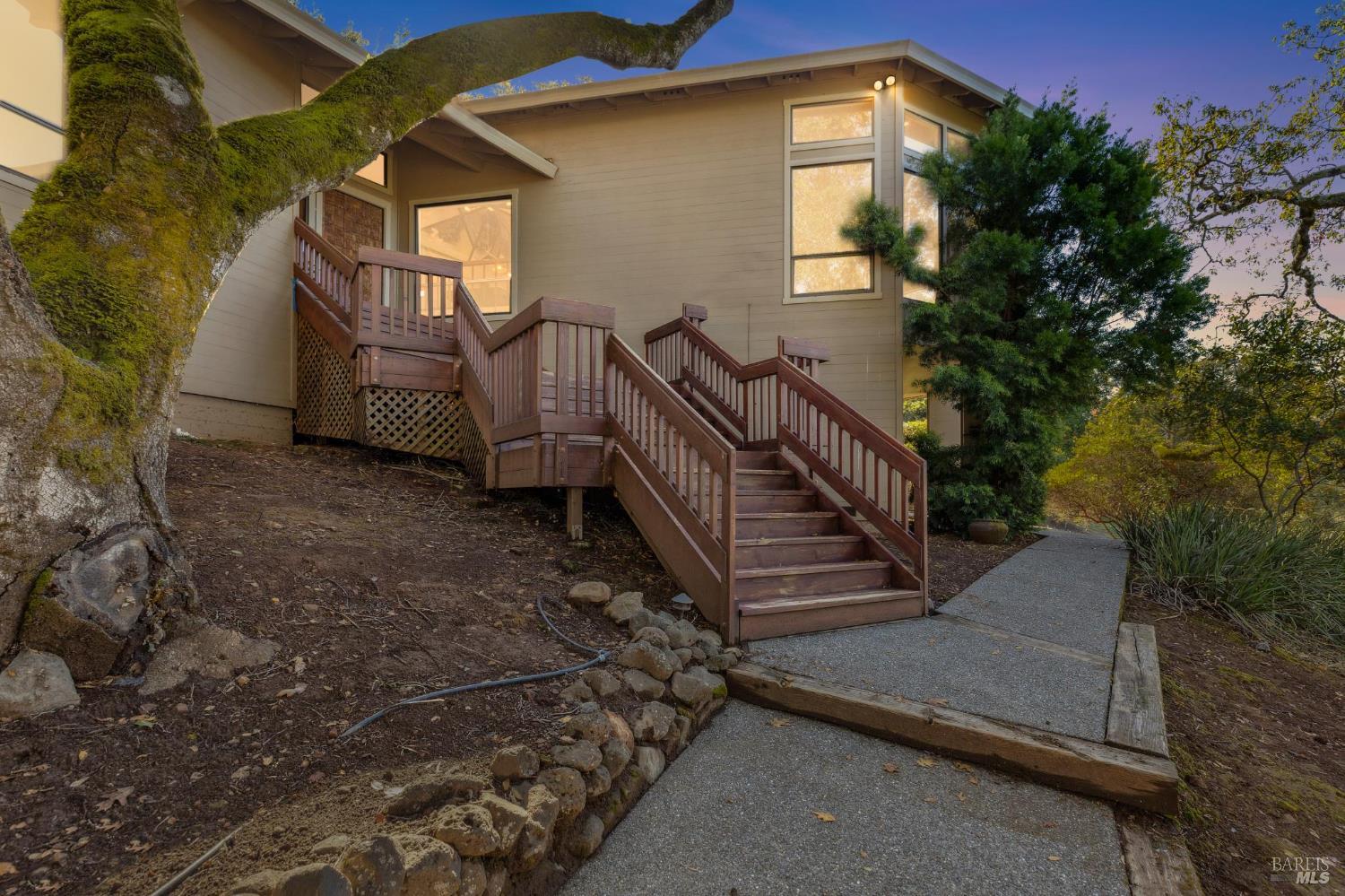 Detail Gallery Image 70 of 76 For 2060 Oak Ridge Dr, Santa Rosa,  CA 95404 - 3 Beds | 2 Baths