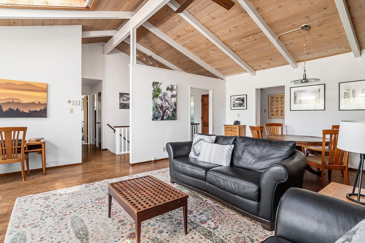 Detail Gallery Image 7 of 29 For 74 Spring Ln, Fairfax,  CA 94930 - 3 Beds | 2 Baths