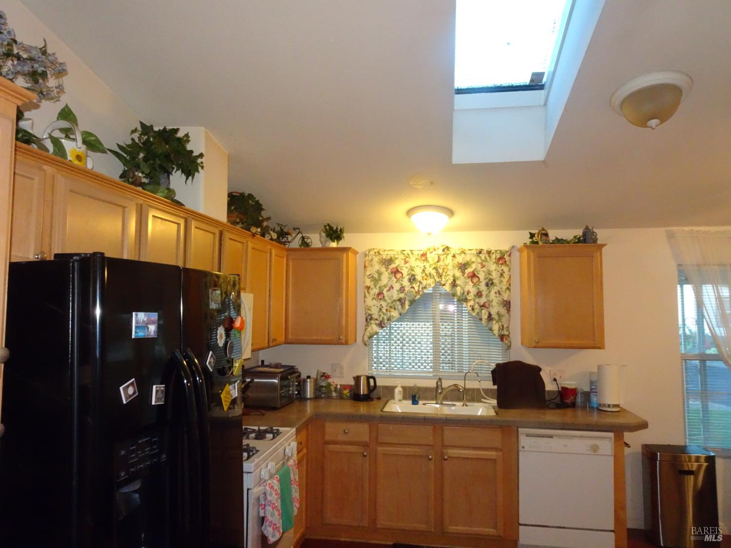 Detail Gallery Image 4 of 57 For 212 Valencia Dr, Fairfield,  CA 94533 - 3 Beds | 2 Baths