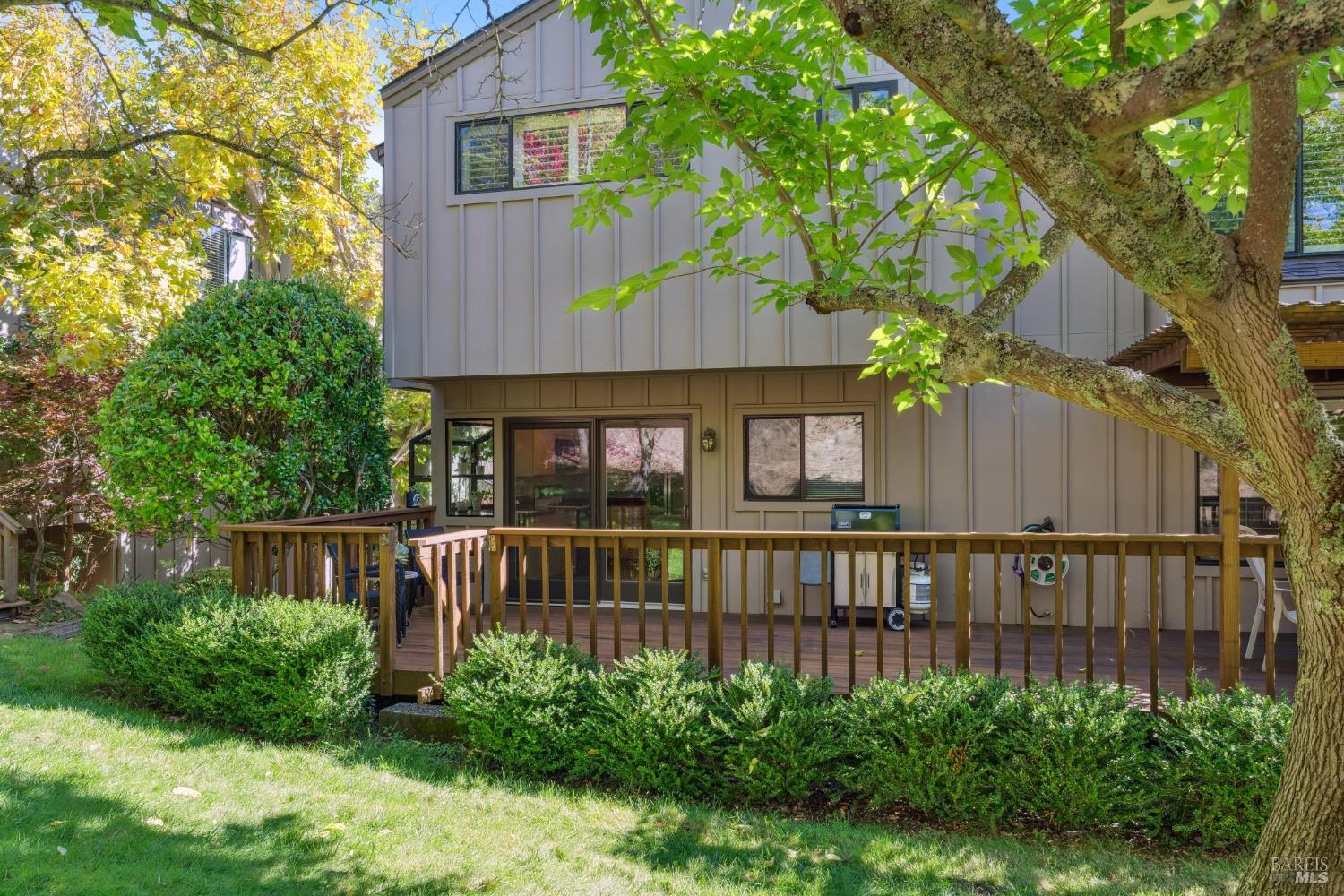 Detail Gallery Image 34 of 40 For 11 Chapparal Ct, Novato,  CA 94949 - 4 Beds | 2/1 Baths