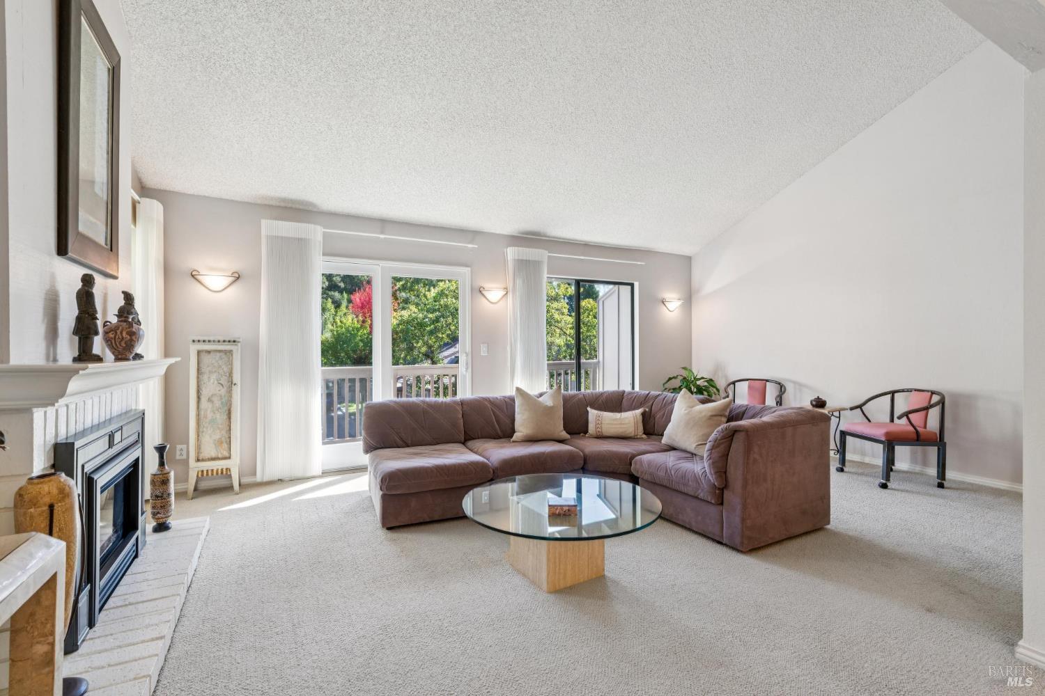 Detail Gallery Image 6 of 40 For 11 Chapparal Ct, Novato,  CA 94949 - 4 Beds | 2/1 Baths