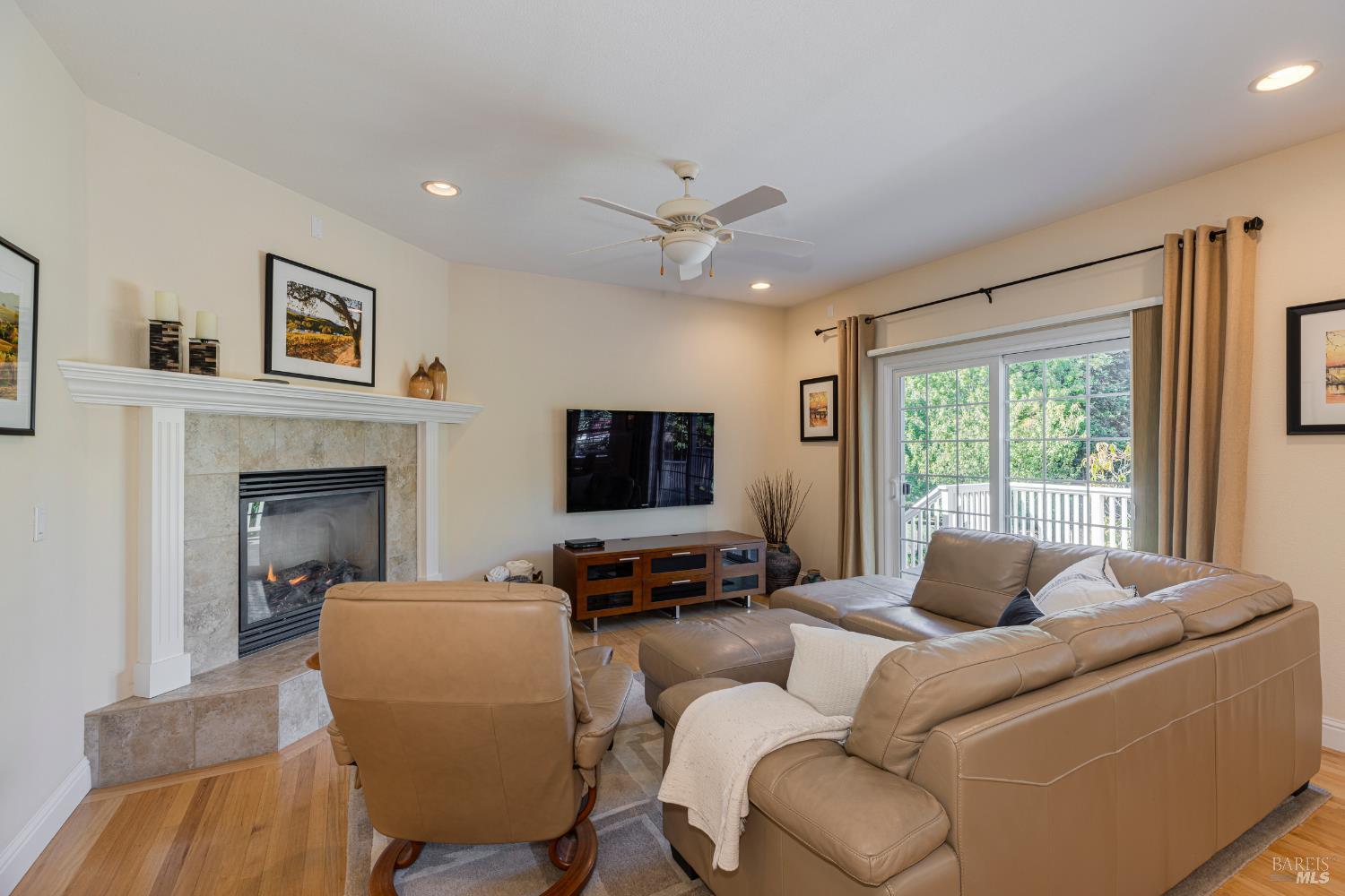 Detail Gallery Image 16 of 72 For 8776 Logan Pl, Cotati,  CA 94931 - 4 Beds | 3 Baths