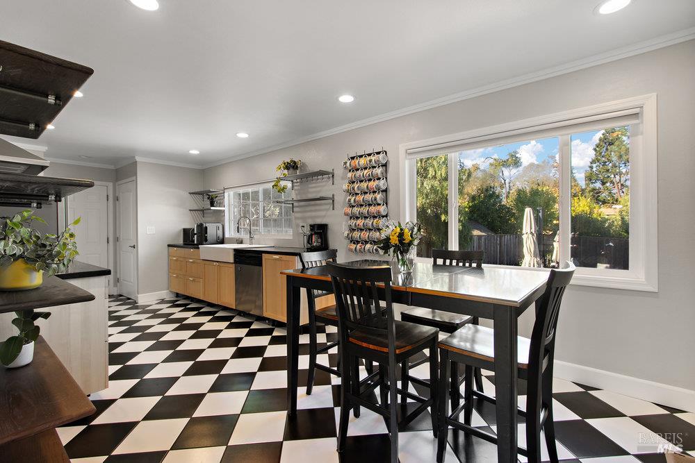 Detail Gallery Image 14 of 43 For 140 El Bonito Way, Benicia,  CA 94510 - 2 Beds | 1 Baths